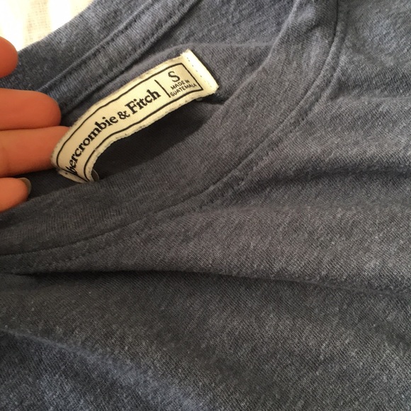 Abercrombie and Fitch tshirt - Picture 2 of 4